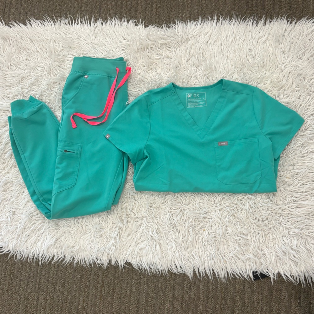 Figs scrubs in surgical green